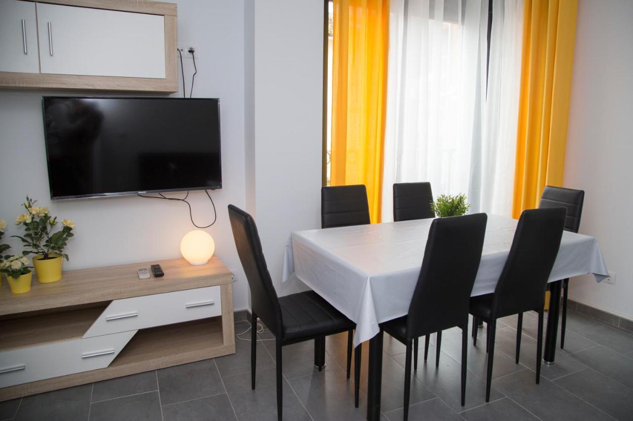 Apartamentos La Plazuela Banos De Montemayor Extérieur photo