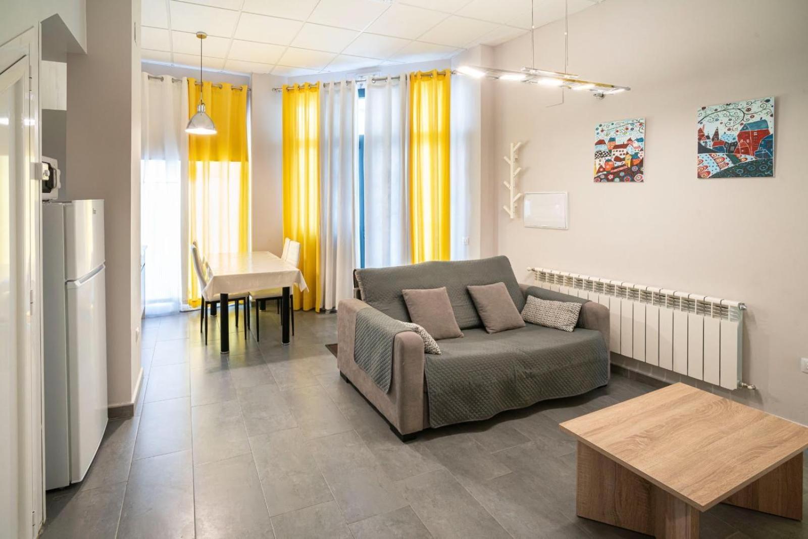 Apartamentos La Plazuela Banos De Montemayor Extérieur photo
