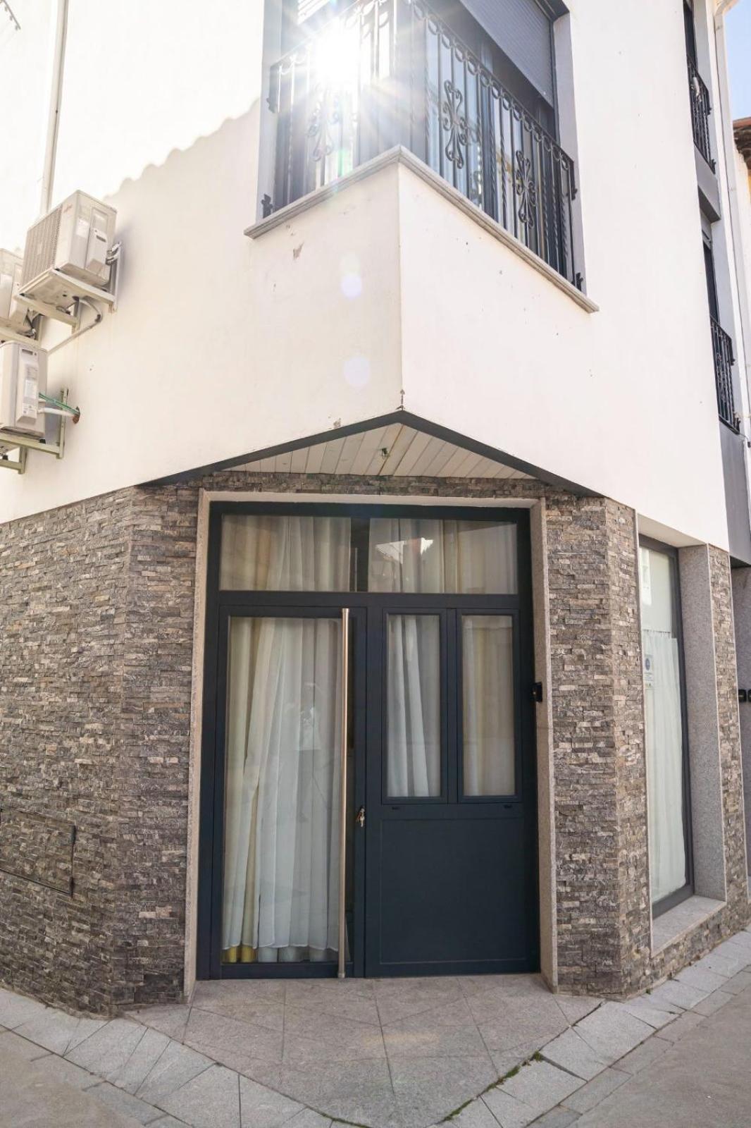 Apartamentos La Plazuela Banos De Montemayor Extérieur photo