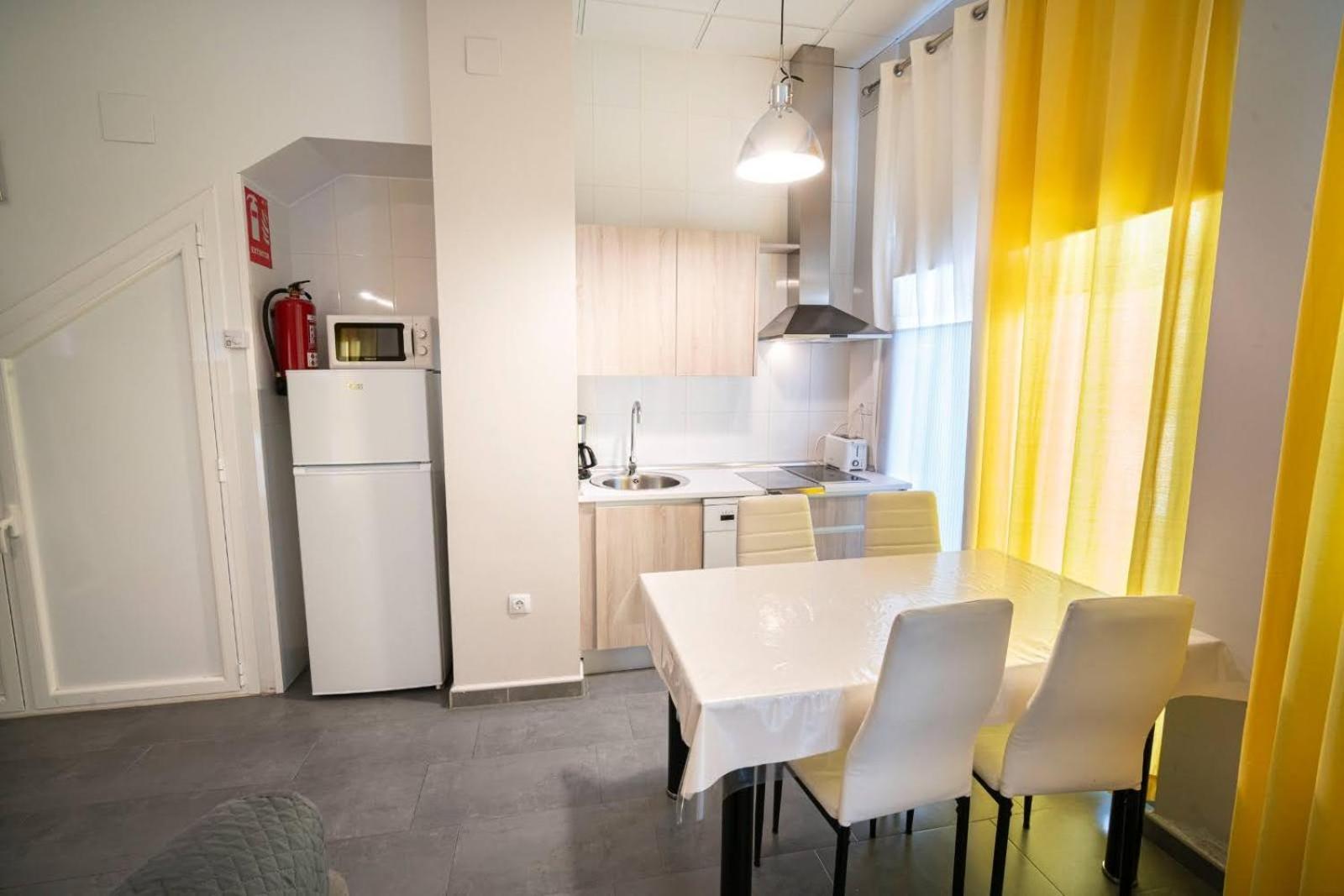 Apartamentos La Plazuela Banos De Montemayor Extérieur photo